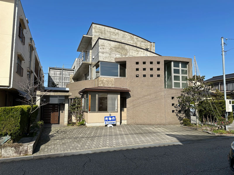 金沢市伏見台1丁目14番16号