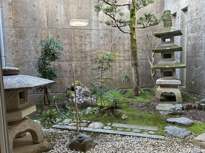 金沢市伏見台1丁目14番16号