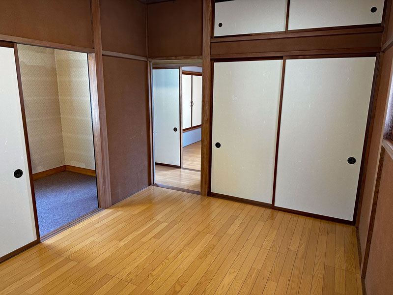 富山県高岡市野村933番地28