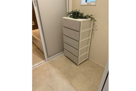 羽咋市酒井町そ86番2、86番3（住居表示86番地2）