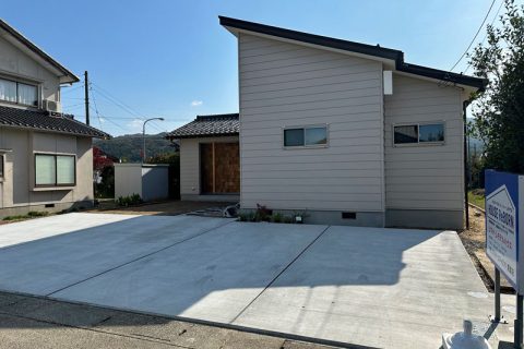 羽咋市酒井町そ86番2、86番3（住居表示86番地2）