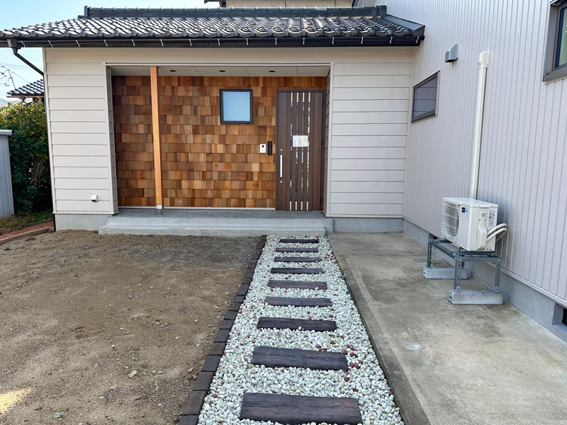 羽咋市酒井町そ86番2、86番3（住居表示86番地2）