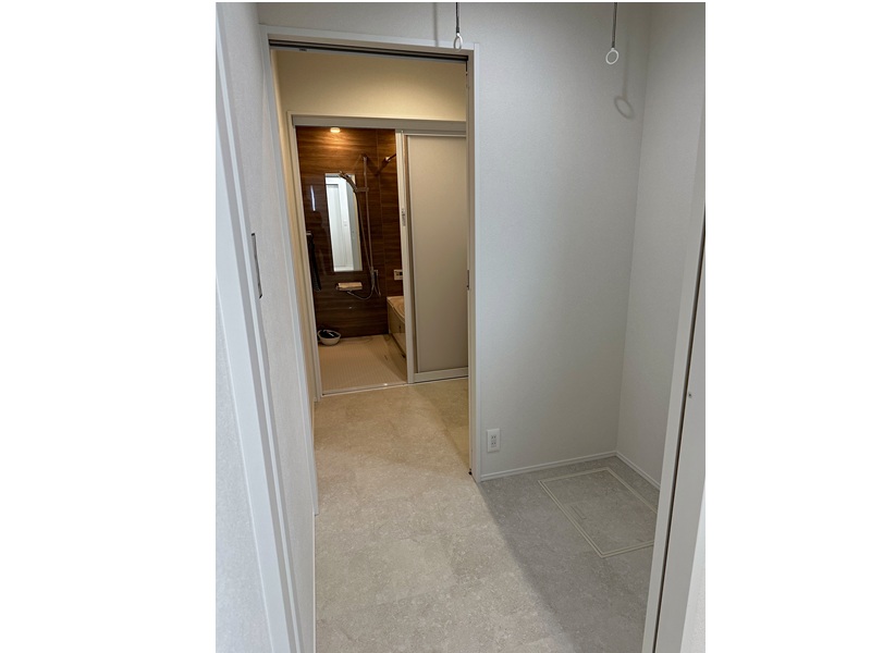 羽咋市酒井町そ86番2、86番3（住居表示86番地2）