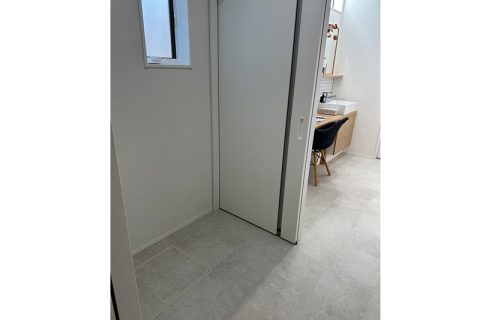 羽咋市酒井町そ86番2、86番3（住居表示86番地2）