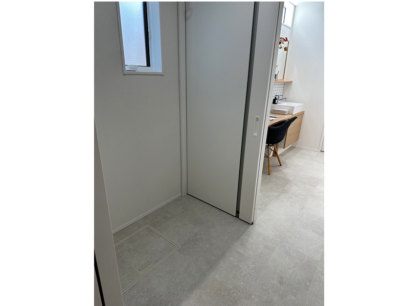 羽咋市酒井町そ86番2、86番3（住居表示86番地2）