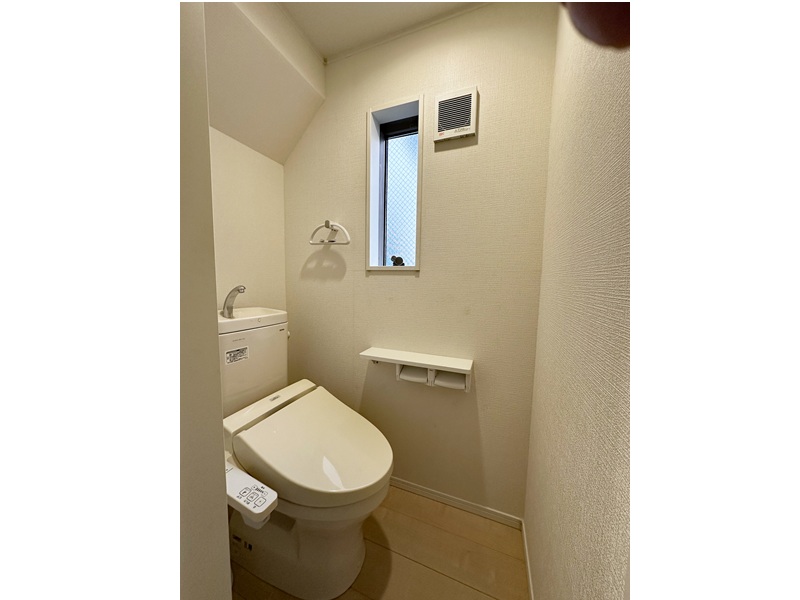 愛知県名古屋市守山区鳥羽見１丁目703番3（住居表示7番4号-2）