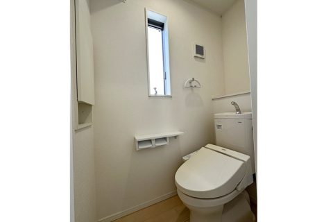 愛知県名古屋市守山区鳥羽見１丁目703番3（住居表示7番4号-2）