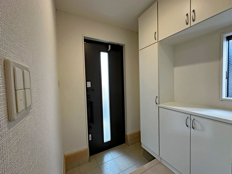 愛知県名古屋市守山区鳥羽見１丁目703番3（住居表示7番4号-2）