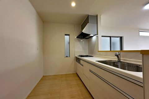 愛知県名古屋市守山区鳥羽見１丁目703番3（住居表示7番4号-2）