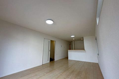 愛知県名古屋市守山区鳥羽見１丁目703番3（住居表示7番4号-2）