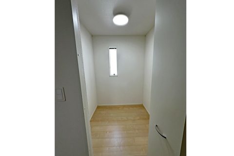 愛知県名古屋市守山区鳥羽見１丁目703番3（住居表示7番4号-2）