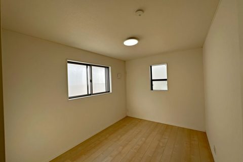 愛知県名古屋市守山区鳥羽見１丁目703番3（住居表示7番4号-2）