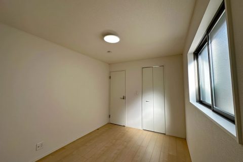 愛知県名古屋市守山区鳥羽見１丁目703番3（住居表示7番4号-2）