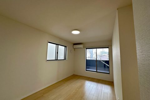 愛知県名古屋市守山区鳥羽見１丁目703番3（住居表示7番4号-2）