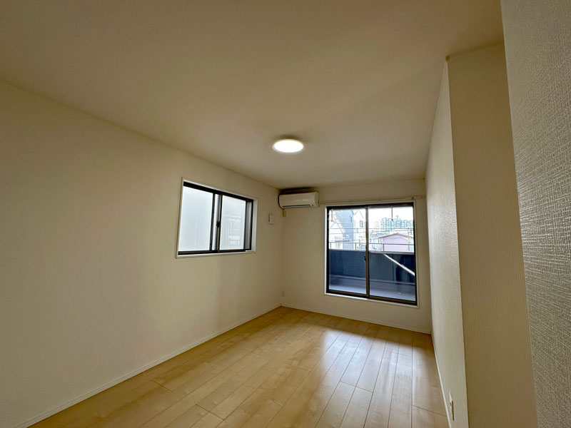 愛知県名古屋市守山区鳥羽見１丁目703番3（住居表示7番4号-2）