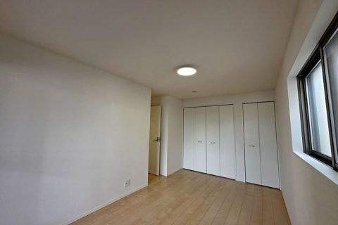 愛知県名古屋市守山区鳥羽見１丁目703番3（住居表示7番4号-2）