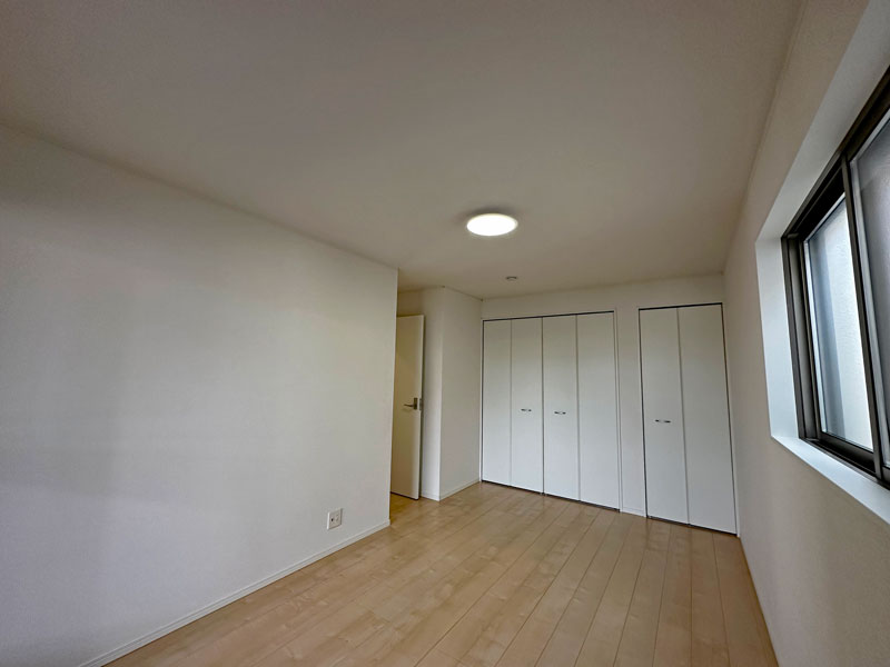 愛知県名古屋市守山区鳥羽見１丁目703番3（住居表示7番4号-2）